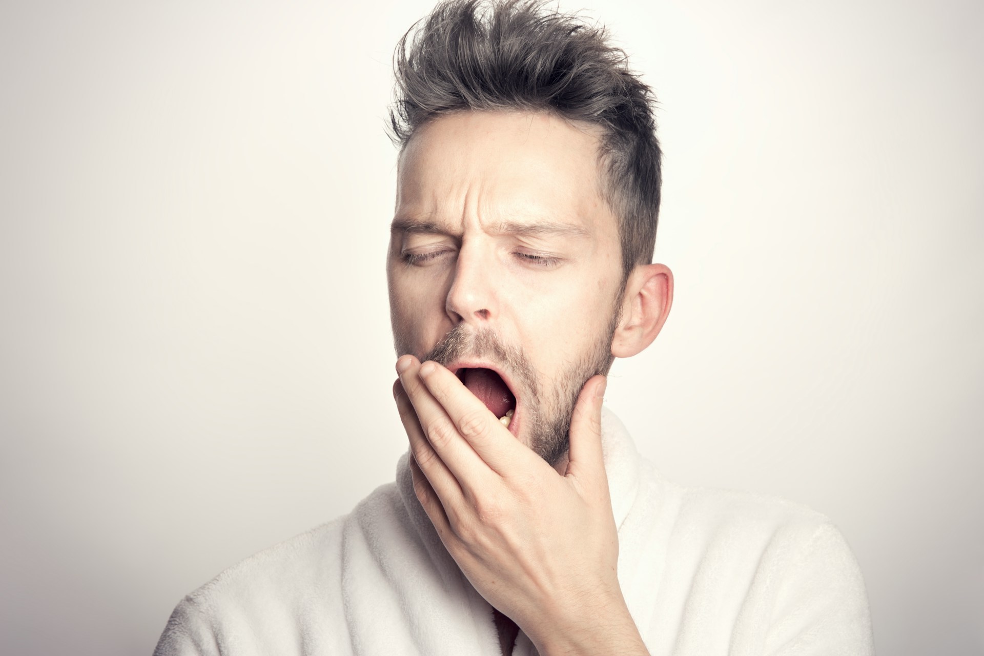 Why Do I Wake Up Tired? The Science of Sleep Inertia and Morning Grogginess